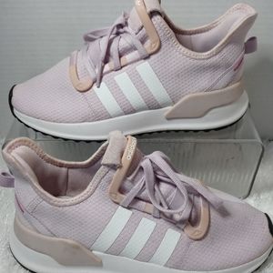 Adidas Big Kids Track shoe big kids size Y6 in Lilac
